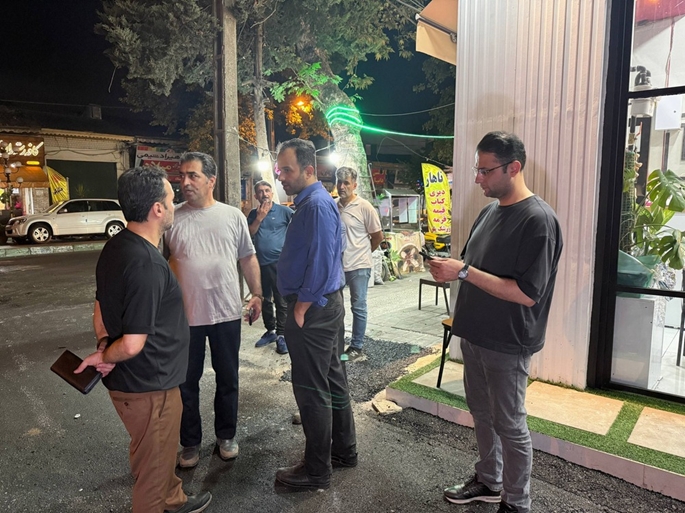 بازدید شبانه شهردار رشت از عملیات آسفالت مناطق پنج گانه؛ نظارت میدانی تا بامداد دوشنبه