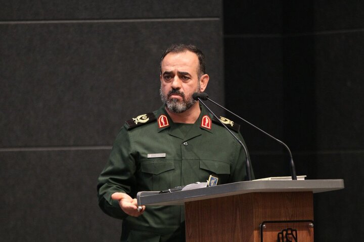 آزادسازی خرمشهرهای فرهنگی راه مقاومت نظام است