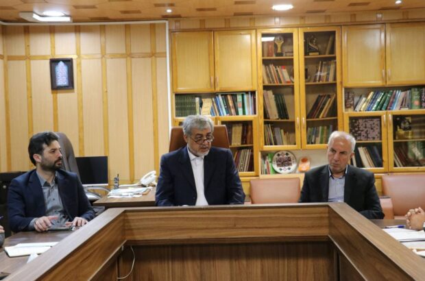 *انتقاد فرماندار رشت از خرید و فروش زمین‌های روستایی توسط افراد غیربومی* .