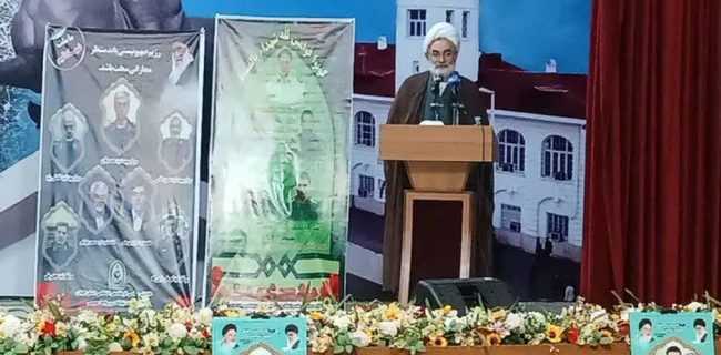 شهداء نیروی انتظامی مایه عزت و افتخار ملی هستند