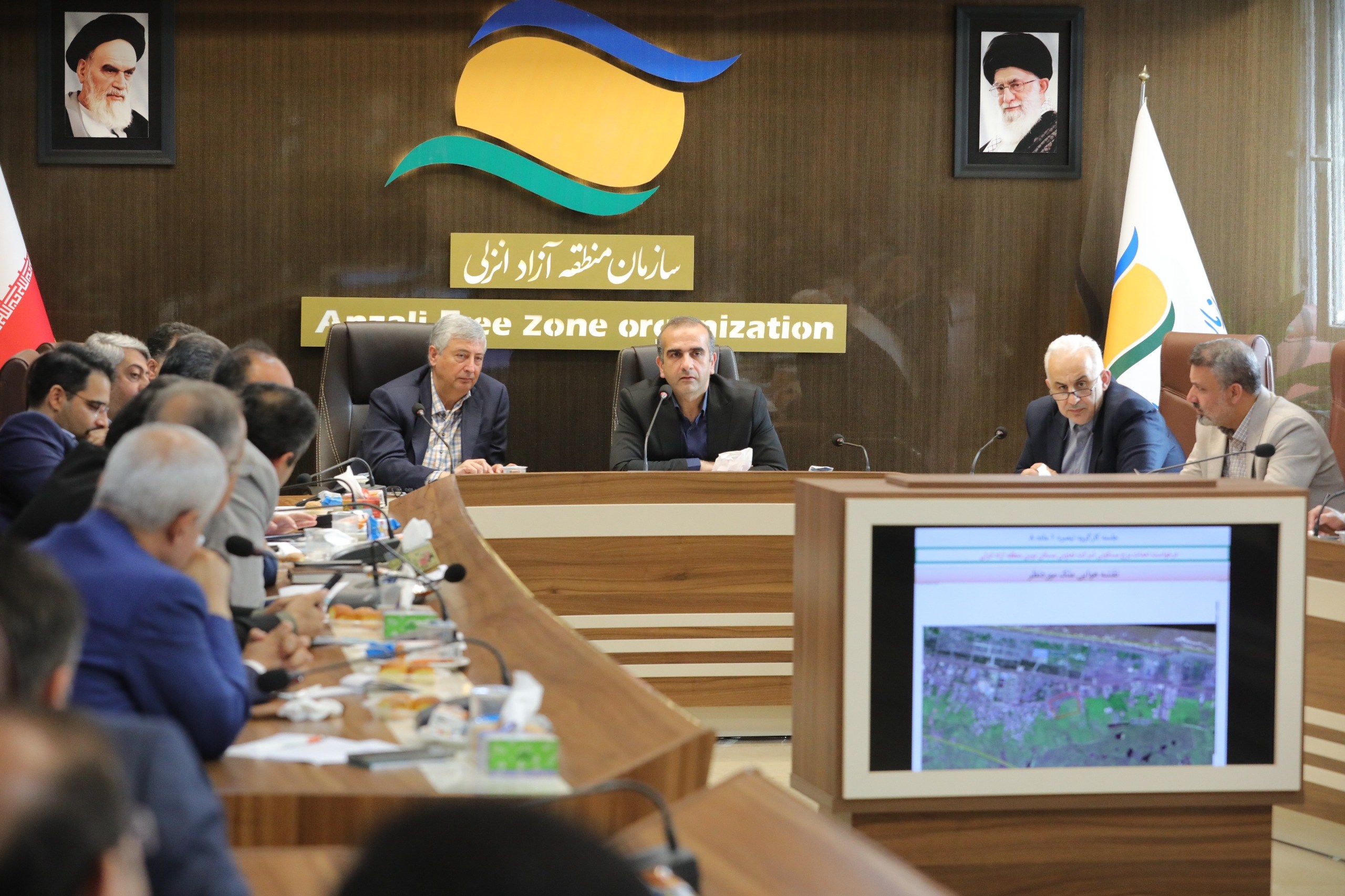 بررسی و تصویب طرحهای سرمایهگذاری در محدوده منطقه آزاد انزلی