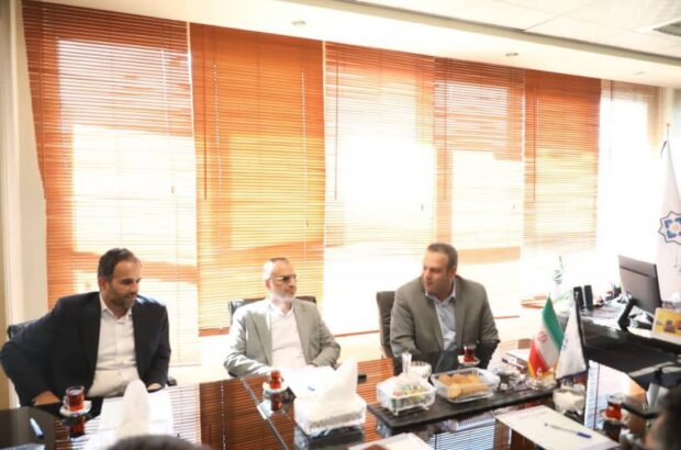 جلسه مشترک رئیس شورای اسلامی و شهردار رشت با رئیس اتحادیه حمل‌ونقل مسافر کشور برگزار شد