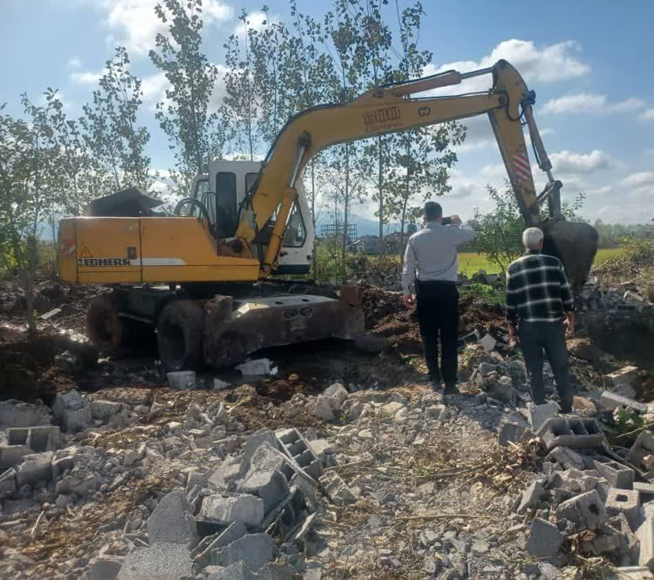 بخش‌هایی از بستر و حرایم مجاری آبی در شهرستانهای لاهیجان و سیاهکل رفع تصرف شدند