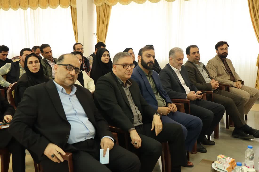 نشست استانی کمیته راهبری طرح احیاء و تعادل بخشی با حضور نیروهای حفاظت و نظارت بر بهره برداری از منابع و مجاری آبی در رشت برگزار شد