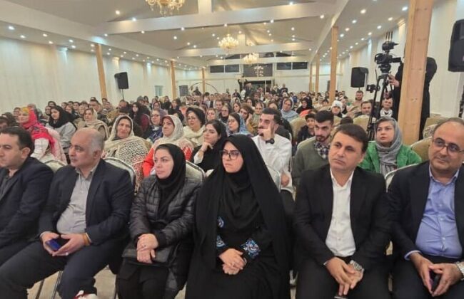 تجلیل از مقام زن و مادر در جشنواره “مادر و ماندگاری ” برگزار شد/رونمایی از،تمبر روستای فشتکه