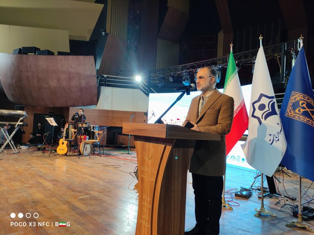 کارگرنیا رئیس شورای اسلامی شهر رشت در مراسم تجلیل از فعالان حوزه حمل و نقل عمومی رشت : رانندگان حمل‌ونقل عمومی خون در رگ‌های شهر هستند