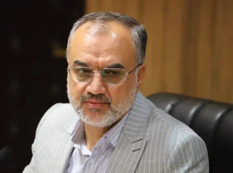 ساماندهی دستفروشان رشت نیازمند هم‌افزایی همه دستگاه‌هاست/ ساماندهی معابر، کنترل تردد و پارک موتور در پیاده‌روها با هدف بهبود فضای شهری