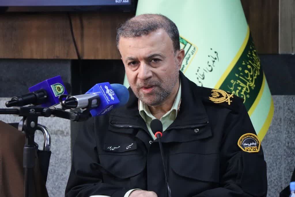 آشوبگران وابسته به سرويسهاي جاسوسي به اماکن دولتي و مذهبي حمله کردند/ جدايي صف مردم از اغتشاشگران