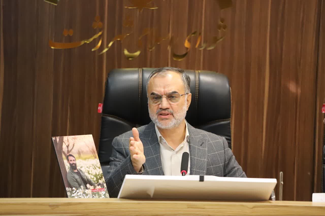 بازار رشت به حال خود رها شده است/ بازار قلب تپنده اقتصاد شهر است/ شورا و شهرداری رشت با تمام توان در کنار بازاریان هستند/ نمایندگان مجلس برای اخذ کمک های ملی به منظور احیای بازار رشت ورود کنند/ تجلیل پایان سال از خبرنگاران