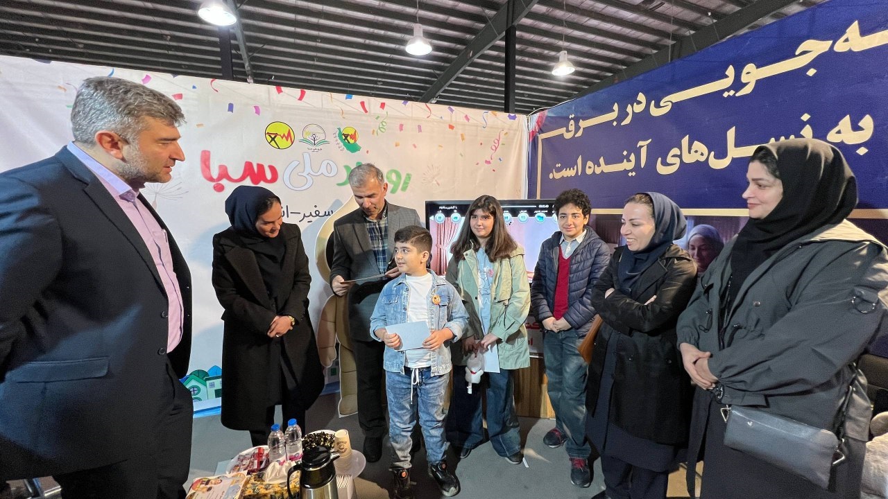 استقبال پرشور كودكان و دانشآموزان گیلانی از غرفه «سبا» در جشنواره روز رشت