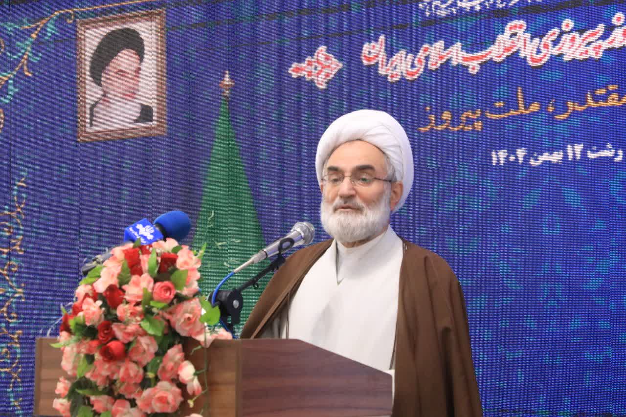 مسیر عزت و امنیت کشور از علم و خودباوری می‌گذرد/تحریم سپاه نشان‌دهنده هراس دشمن از اقتدار انقلاب است