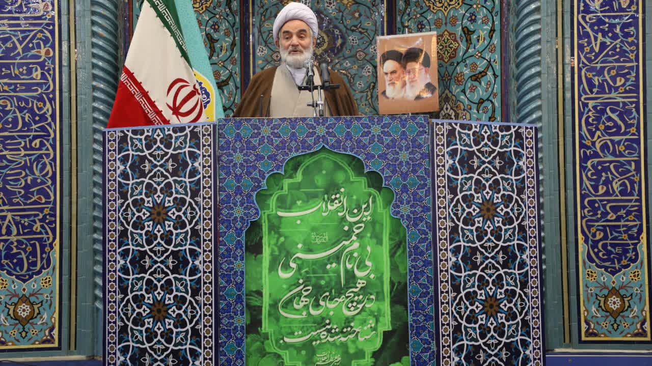 ملت ایران عزت خود را به هیچ بهایی نمی فروشد/ انقلاب اسلامی از آرمانهای خود کوتاه نمیآید