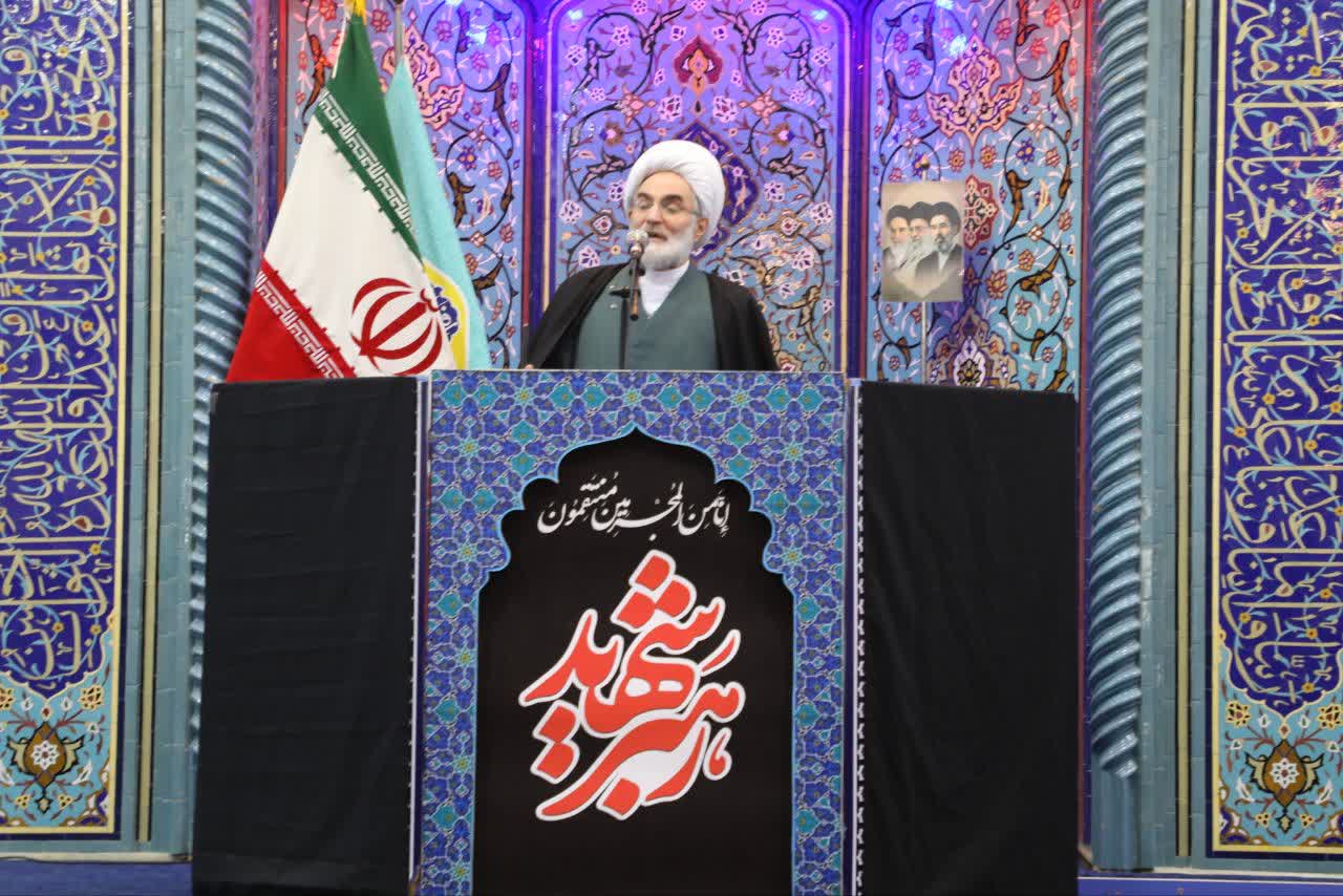 ملت ایران در فراق رهبر خود می‌سوزد اما میدان را خالی نمی کند/تنگه هرمز باید بسته بماند؛ تا سقوط اسرائیل و استیصال آمریکا/میدان داری مردم قوی تر از موشک های بالستیک/بحرین باید به ایران برگردد
