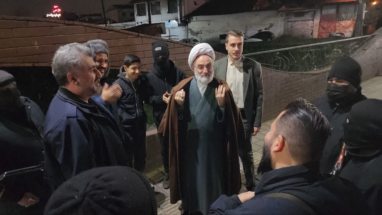 قدردانی پدرانه از ایستادگی منحصر به فرد بسیجیانِ امام‌خامنه‌ای در ایجاد امنیت شهری  / دیدار آیت الله فلاحتی با جان‌برکفان امنیت ساز شهری