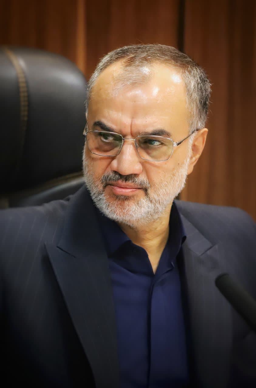 پیام دکتر کارگرنیا رئیس شورای اسلامي شهر رشت در پی پذیرش شکست تحقیر آمیز و مفتضحانه آمریکای جنایتکار در برابر اراده و ایستادگی ایران اسلامی