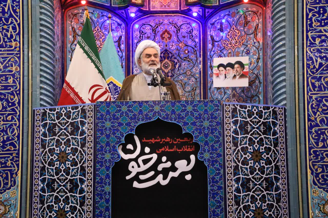 قدرت ولایت فقیه توسط رهبر شهید برای عبور کشور از بحران‌ها متجلی شد/پایان جنگ را مردم تعیین می‌کنند