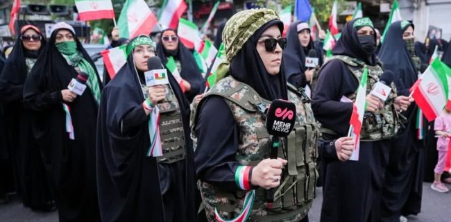 خلق حماسه‌ای ماندگار با تجمع اقتدار دختران و بانوان جان‌فدا در رشت/اجرای نخستین رژه بانوان رسانه‌ای در کشور در جریان اجتماع بزرگ بانوان جان‌فدا