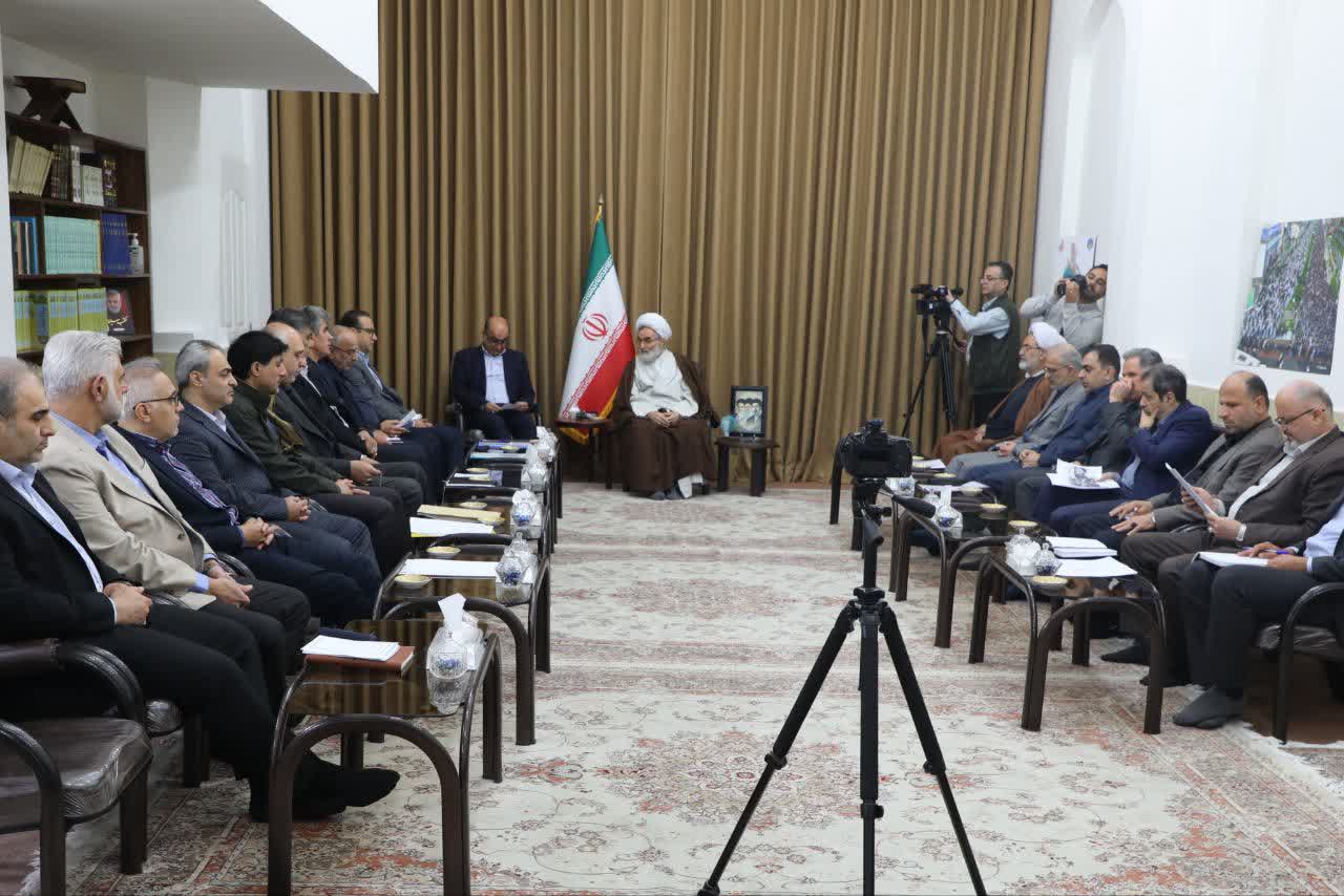 مشکل تحریم نیست، اژدهای واسطه‌گری و ضعف مدیریت است/ پاداش حمایت مردم، گرانی است؟