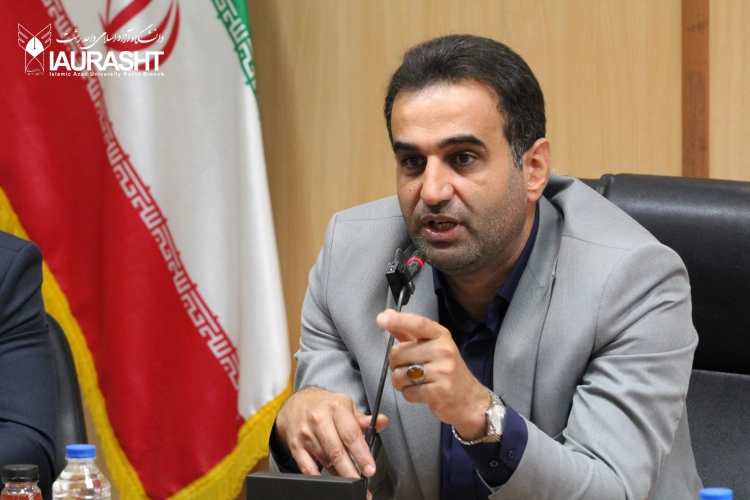 دانشگاه آزاد اسلامی در ریل انقلاب و در مسیر تحول قرار دارد