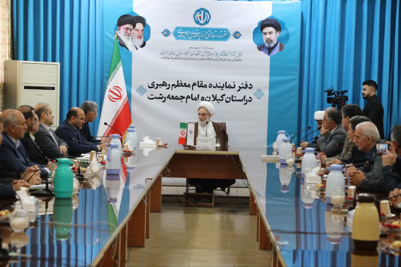 کارگران ستون فقرات اقتصاد جامعه هستند / لزوم تسریع در حل مشکل مسکن و معیشت کارگران