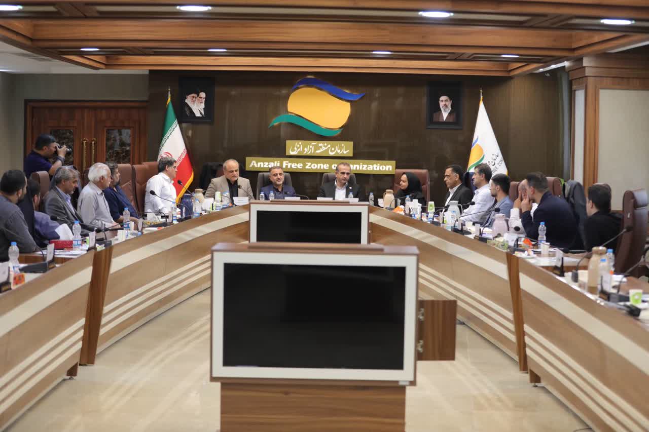 گامی بلند در مسیر احیای میراث معنوی و ترویج فرهنگ پهلوانی در شمال کشور/میزبانی منطقه آزاد انزلی از نشست راهبردی توسعه ورزش‌های زورخانه‌ای / احداث زورخانه مدرن «سردار پهلوان علیرضا تنگسیری» در دستور كار قرار گرفت