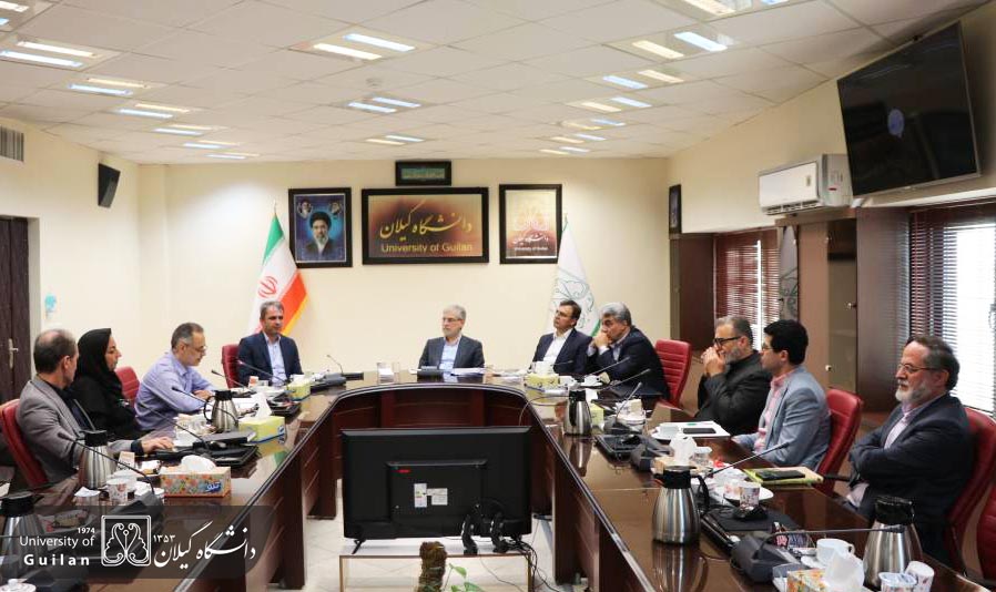 تأکید وزیر علوم بر بهبود معیشت و رفاه کارمندان دانشگاهها در نشست با اعضای شورای صنفی کارمندان دانشگاه گیلان