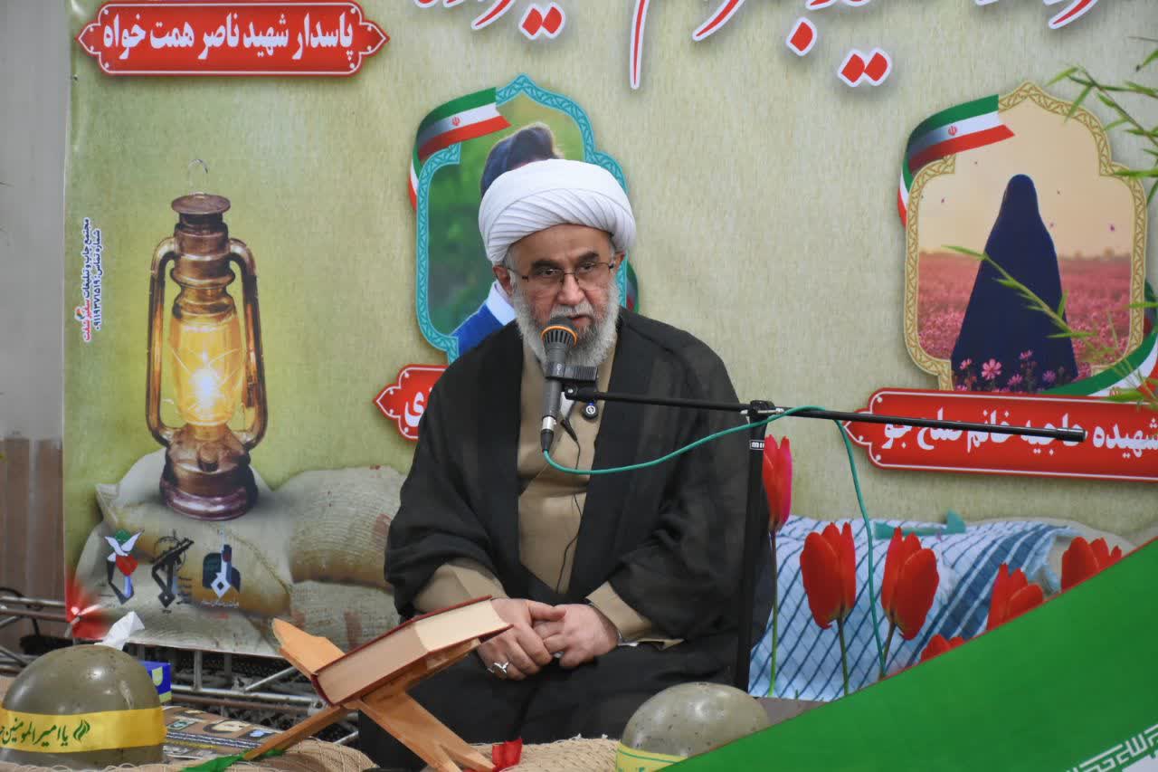 شهدا همچنان یاری‌گر جامعه اسلامی هستند