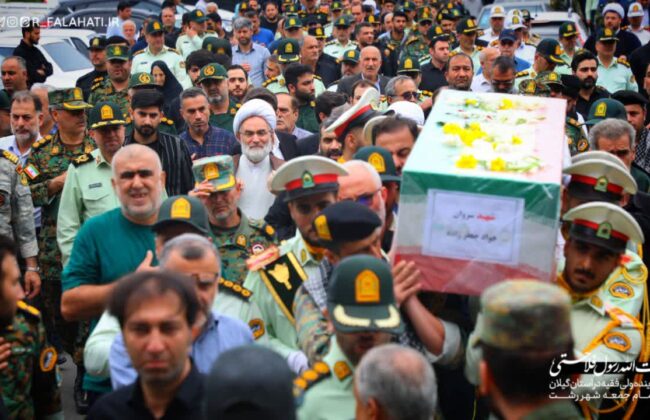 شهیدی که زندگی بخشید؛حضرت آیتالله فلاحتی بر پیکر شهید امنیت نماز اقامه کرد