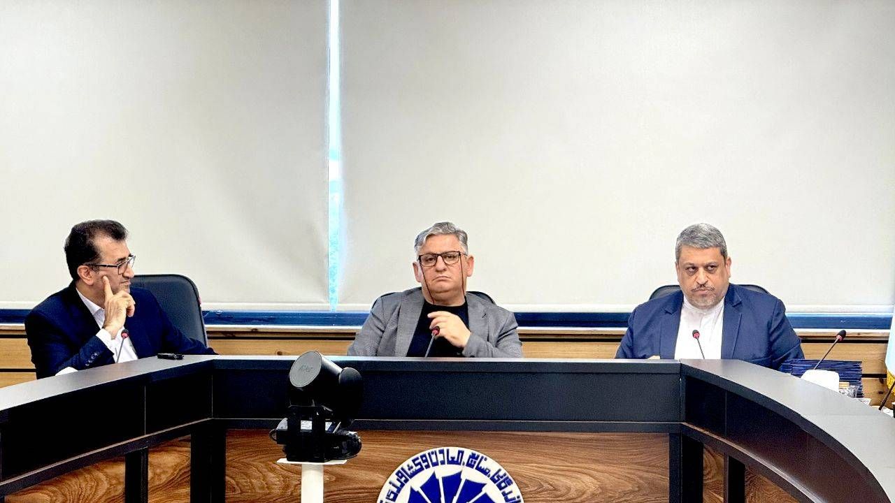 تأسیس مرکز تخصصی سازش و میانجیگری کار ؛ گام راهبردی اتاق بازرگانی گیلان برای حمایت از تولیدکنندگان و حفظ نیروی کار و حل اختلافات کارگری
