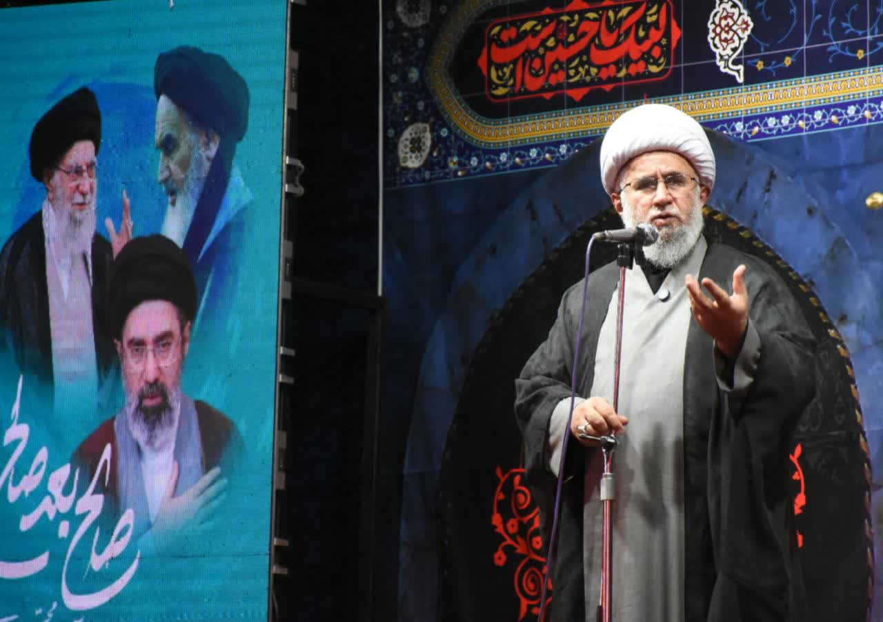 وحدت امام و امت، راز پیروزی انقلاب اسلامی است