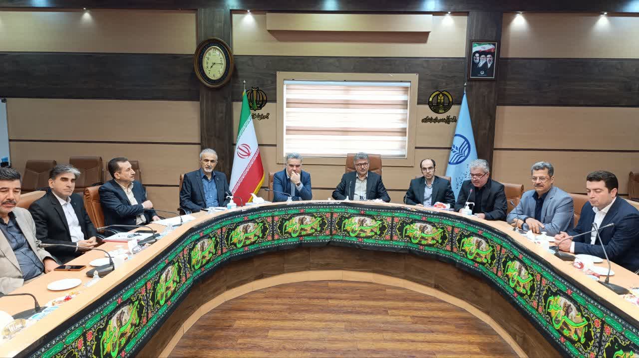 پزشکی خانواده» نسخه‌ای برای نجات نظام سلامت در تنگنای مالی/دکتر آشوبی؛برنامه پزشکی خانواده و نظام ارجاع یکی از مقرون‌به‌صرفه‌ترین مسیرها برای اداره نظام سلامت کشور است