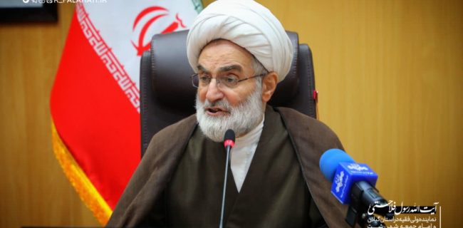 فرمان جنگ و صلح، در ید توانای ولی فقیه است/ لزوم تقویت سپاه و نیروهای مسلح در برابر زورگویان