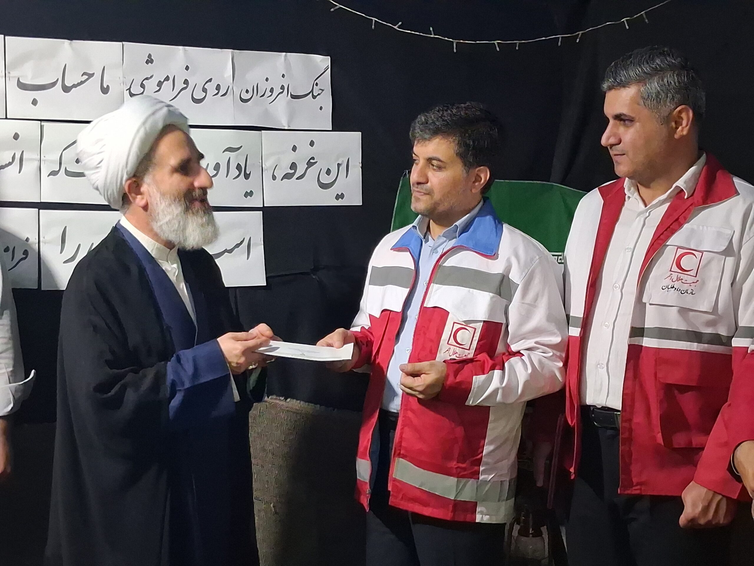 گامی موثر در کارآفرینی اجتماعی؛ اهدای ۲۴۰ میلیون تومان توسط خیریه «احسان‌گستران علوی» به هلال‌احمر گیلان