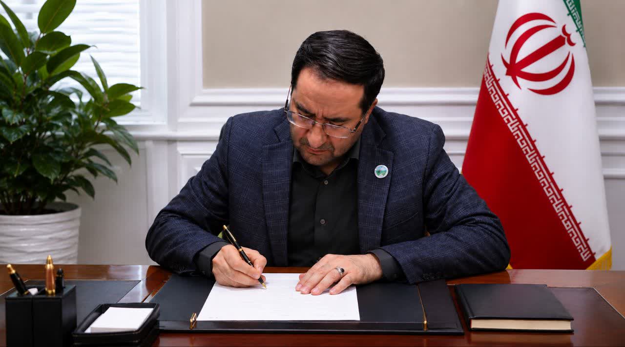 دعوت رئیس سازمان منابع طبیعی کشور از مردم و خانواده بزرگ منابع طبیعی برای حضور در آیین وداع و تشییع قائد شهید انقلاب
