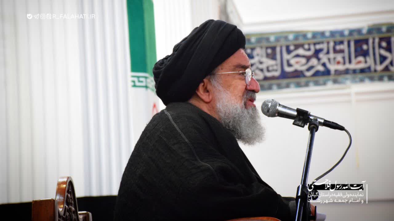 ملت ایران با بصیرت توطئه های دشمنان را خنثی می کند