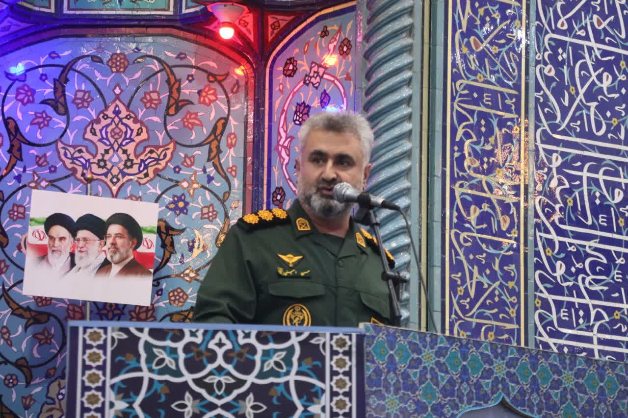 حضور در خیابان، تکلیف امروز ما برای یاری امام زمان(عج) است