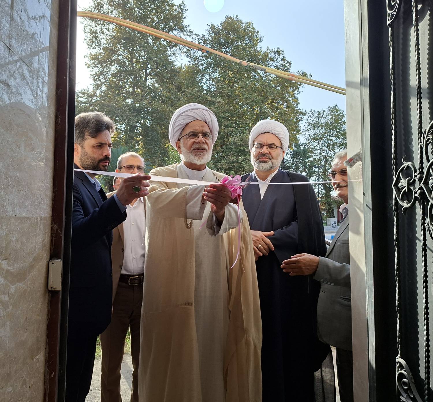 ساختمان تجاری، اداری و مسکونی موقوفه فخرالدوله در لشتنشا با اعتبار ۴۲۰ میلیارد تومان افتتاح شد/پورپیر: پروژه ۱۱۰۰ مترمربعی موقوفه فخرالدوله با مشارکت اوقاف و بخش خصوصی در مدت ۱۸ ماه به پایان رسید